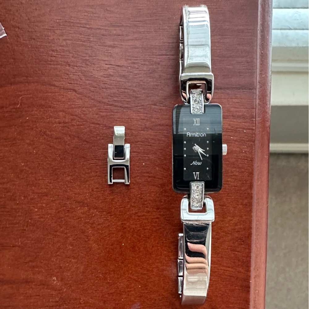 Watch - Picture 2 of 5